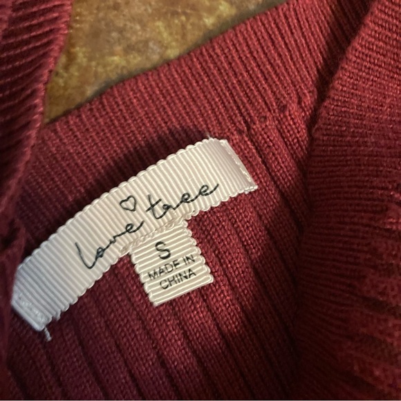 Ladies Love Tree Ribbed Criss Cross V Front and Back Cropped
Sweater - Picture 3 of 3